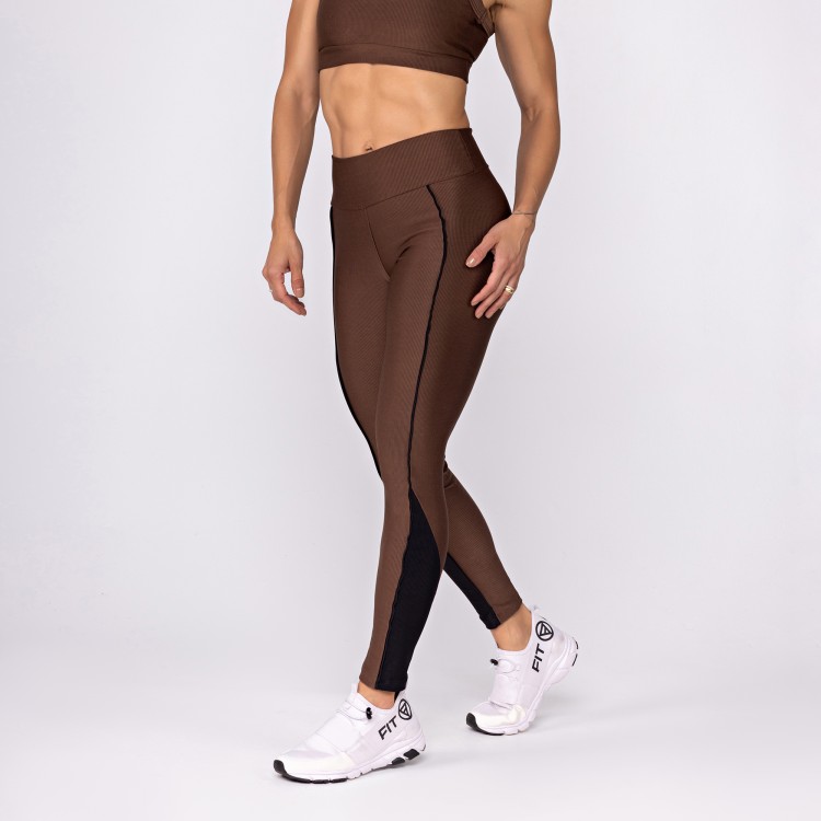 Calça Legging Micro Canelada Chocolate com Bolso e Recortes Pretos
